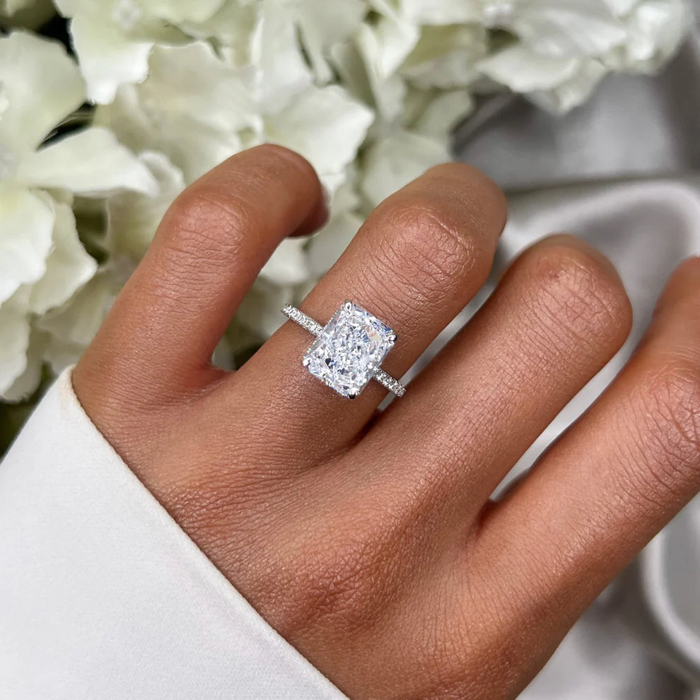 Bague Éternelle Radiance – Taille Émeraude Étincelante