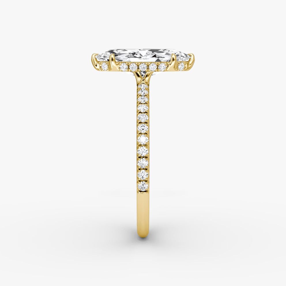 Solitaire Marquise "Éclat Royal" – Or 18k & Pavé Étincelant