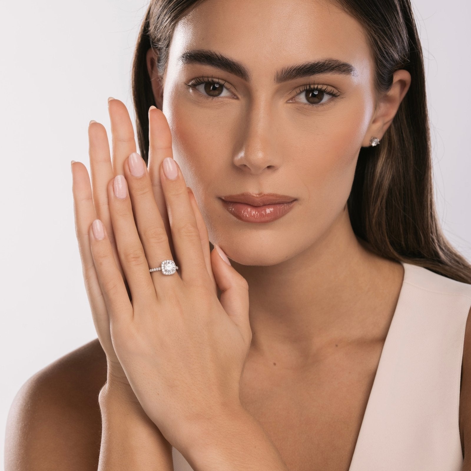 Bague "Éclat Impérial" – Halo Coussin & Solitaire de Luxe