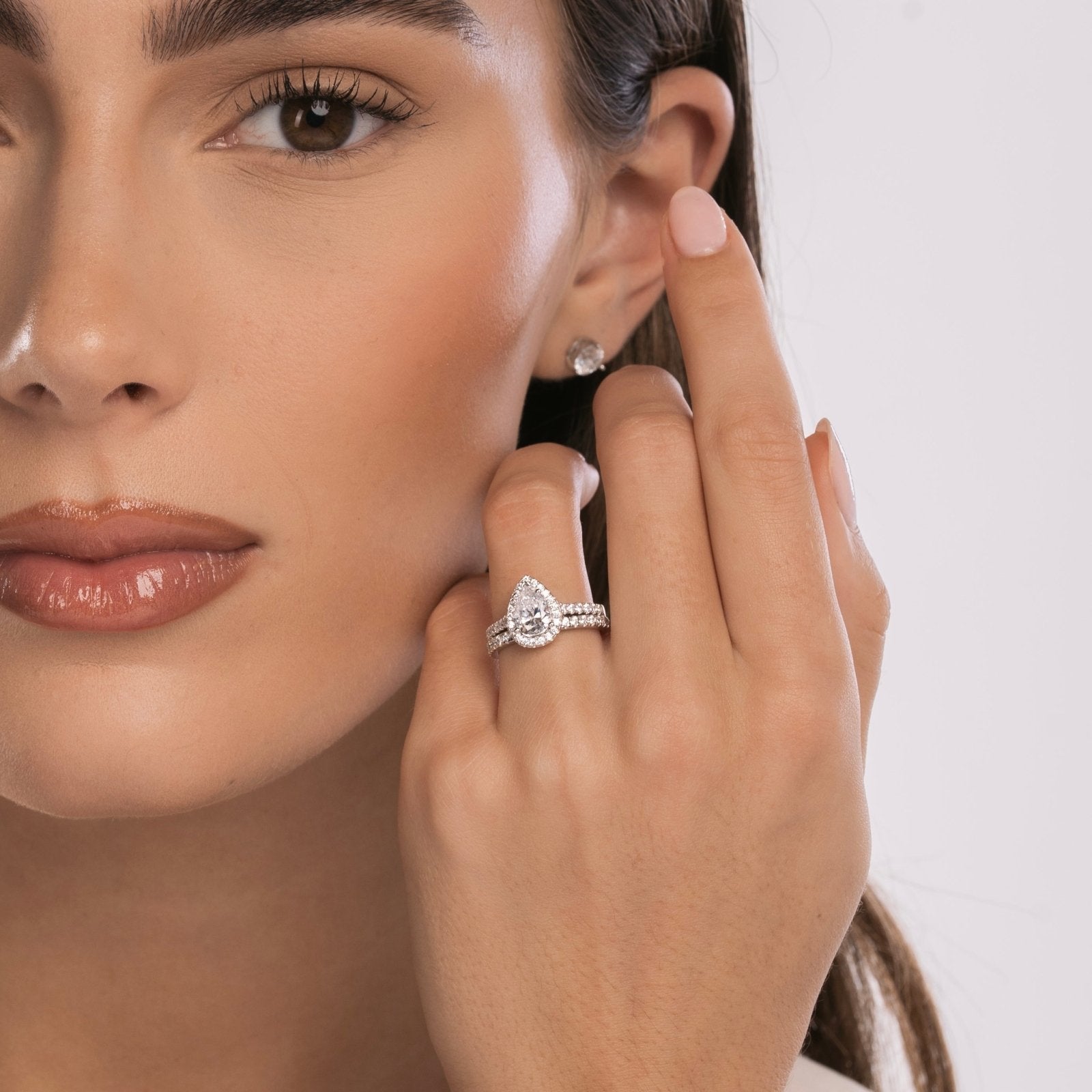 Bague de Fiançailles "Larme Impériale" – Halo Poire & Pavé Scintillant