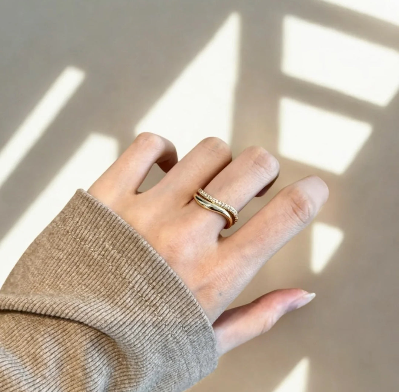 Bague "Onde Infinie" – Duo d'Or Poli et Pavé Étincelant