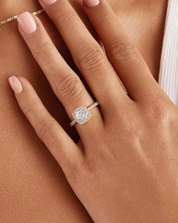 Bague "Éclat Impérial" – Halo Coussin & Solitaire de Luxe