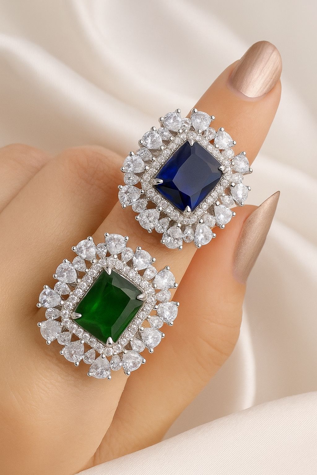 Collection Royale – Bagues Émeraude et Saphir en Or Blanc 18 Carats