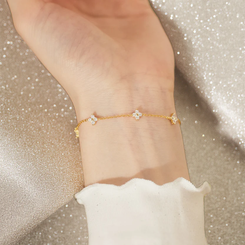Élégance Emelia – Bracelet éclat diamant 18K