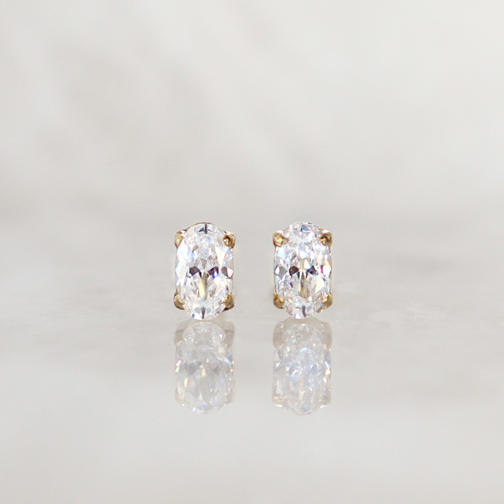 Boucles d’oreilles ovales éclat diamant – Finition or 18K