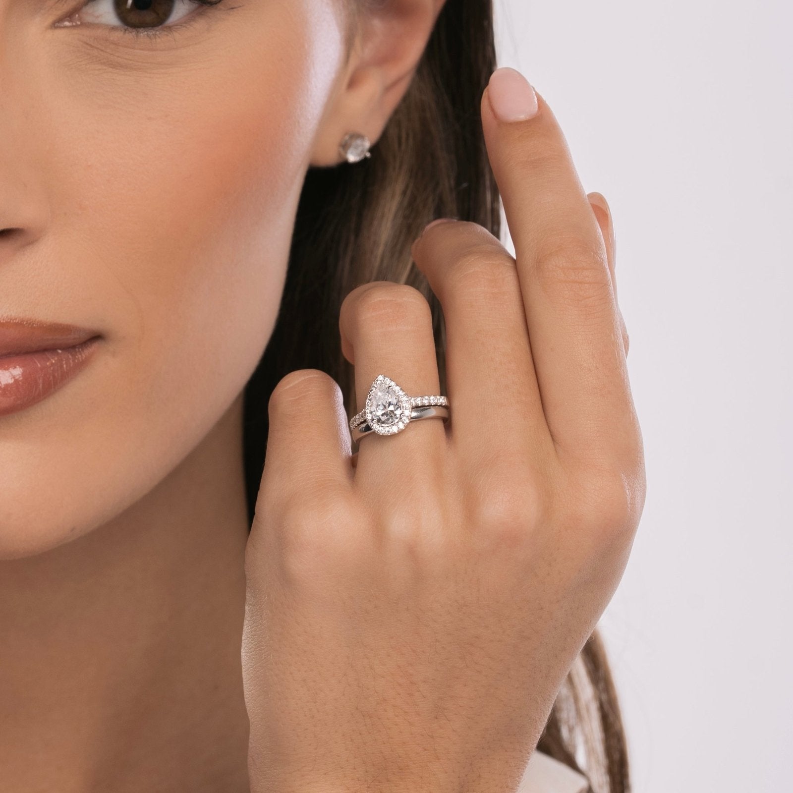 Bague de Fiançailles "Larme Impériale" – Halo Poire & Pavé Scintillant