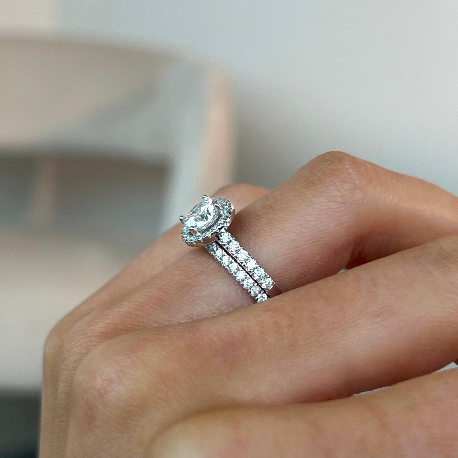 Bague "Halo Céleste" – Éclat Diamant & Pavé Scintillant