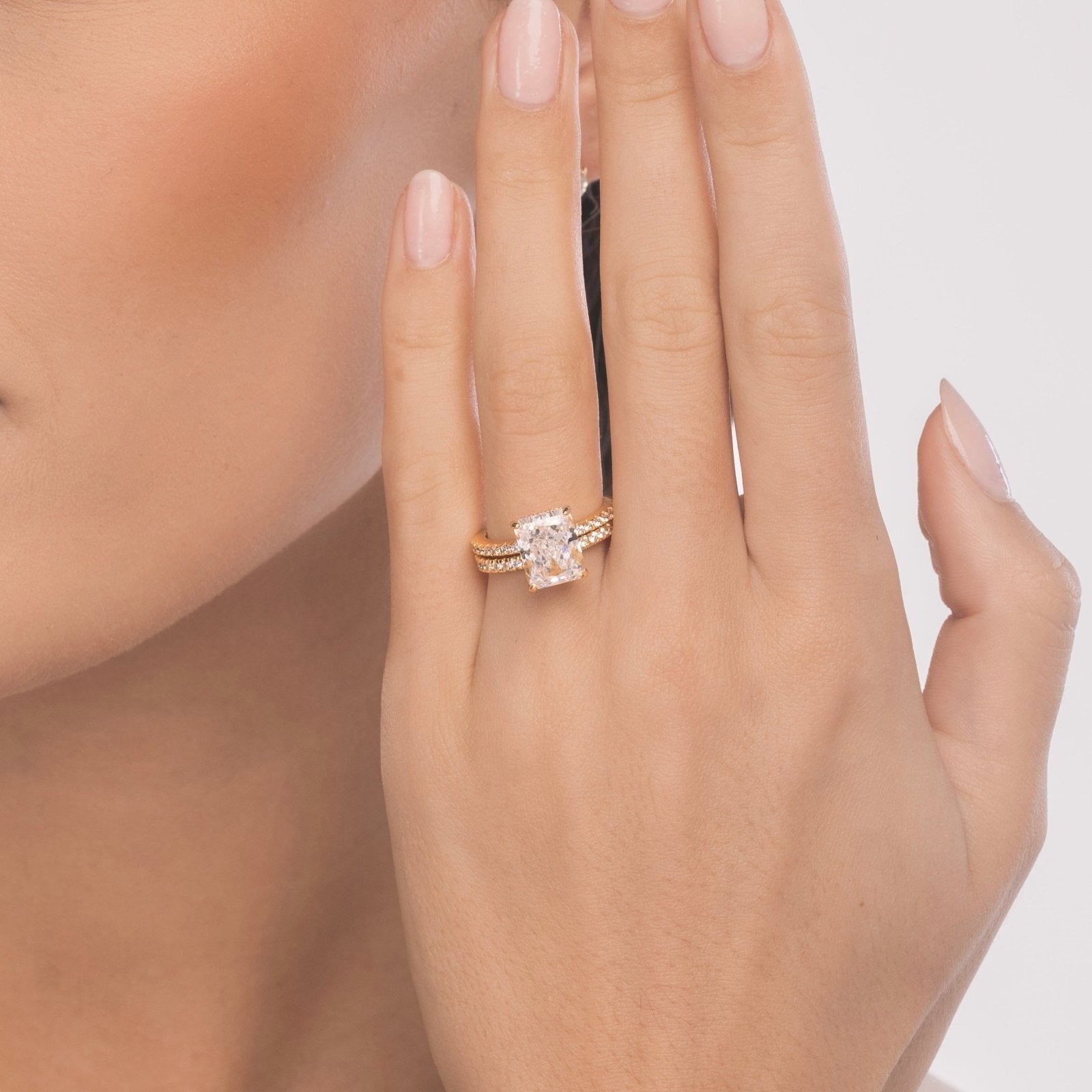 Solitaire Taille Radiant "Majesté" – Or 18K & Zirconium 8A
