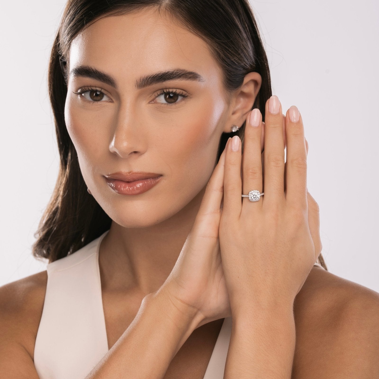 Bague "Éclat Impérial" – Halo Coussin & Solitaire de Luxe