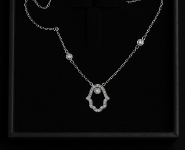 Collier Hamsa en argent 925 serti de zircons scintillants