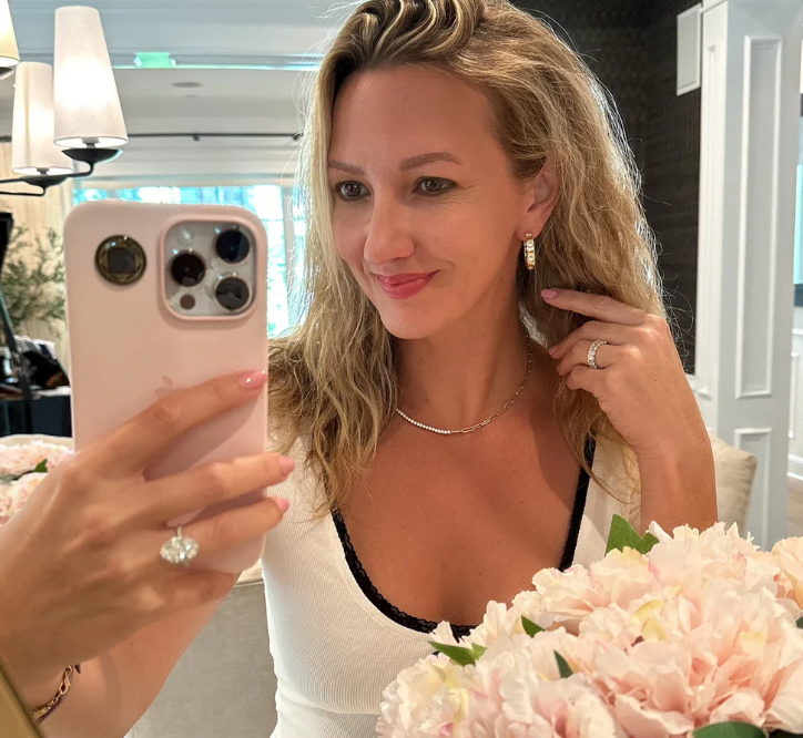 Éclat Signature – Collier demi tennis 18K doré