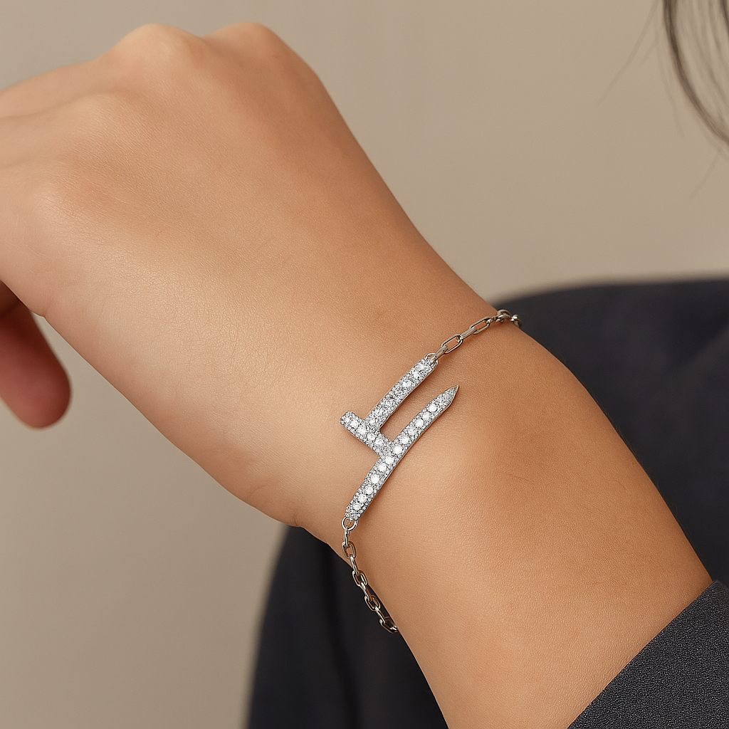 Bracelet clou en argent 925 pavé de zircons – Élégance contemporaine