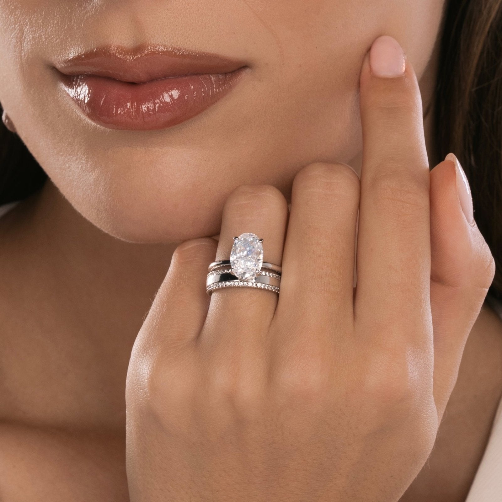 Solitaire Oval "Éclat Royal" – Or 14K & Zirconium 8A (Effet Diamant) – Argenté