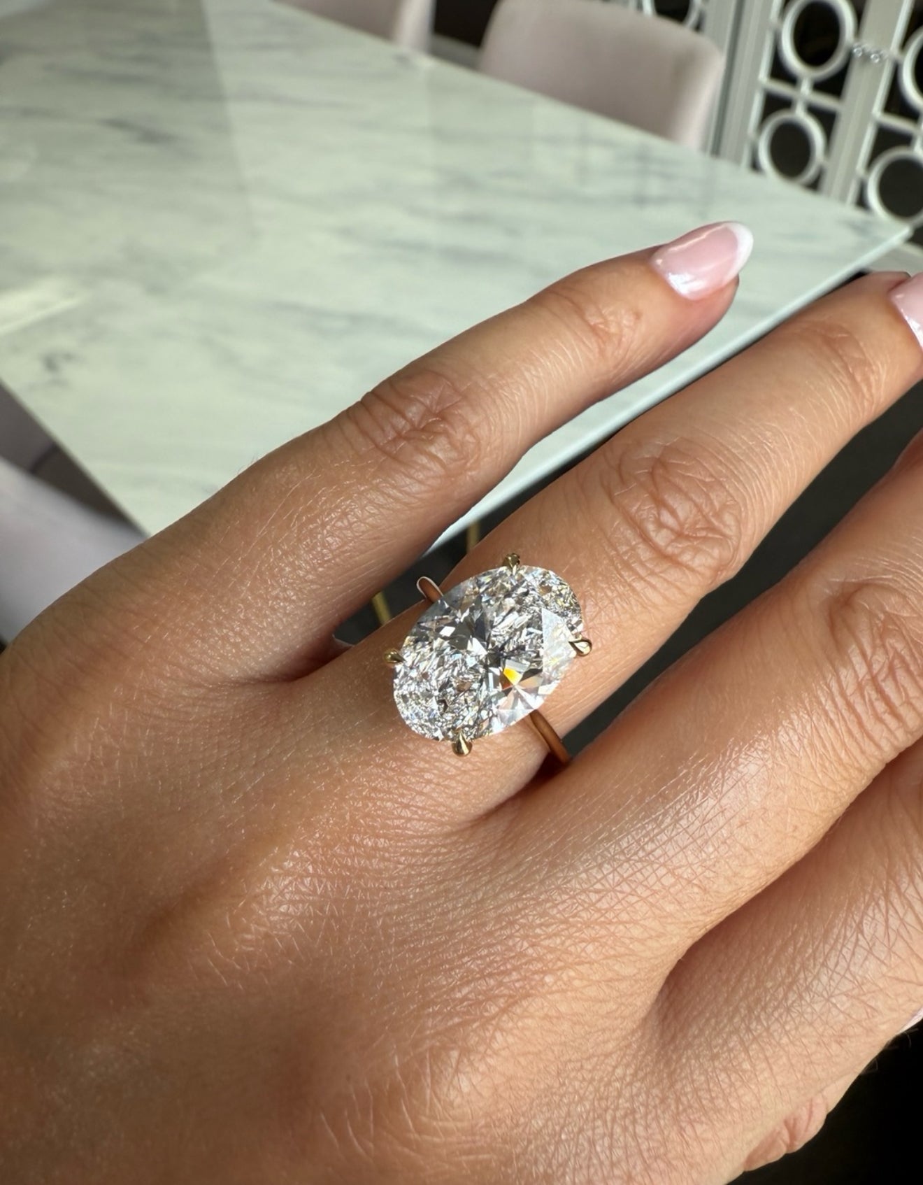 Solitaire Oval "Éclat Royal" – Or 14K & Zirconium 8A (Effet Diamant) – Doré