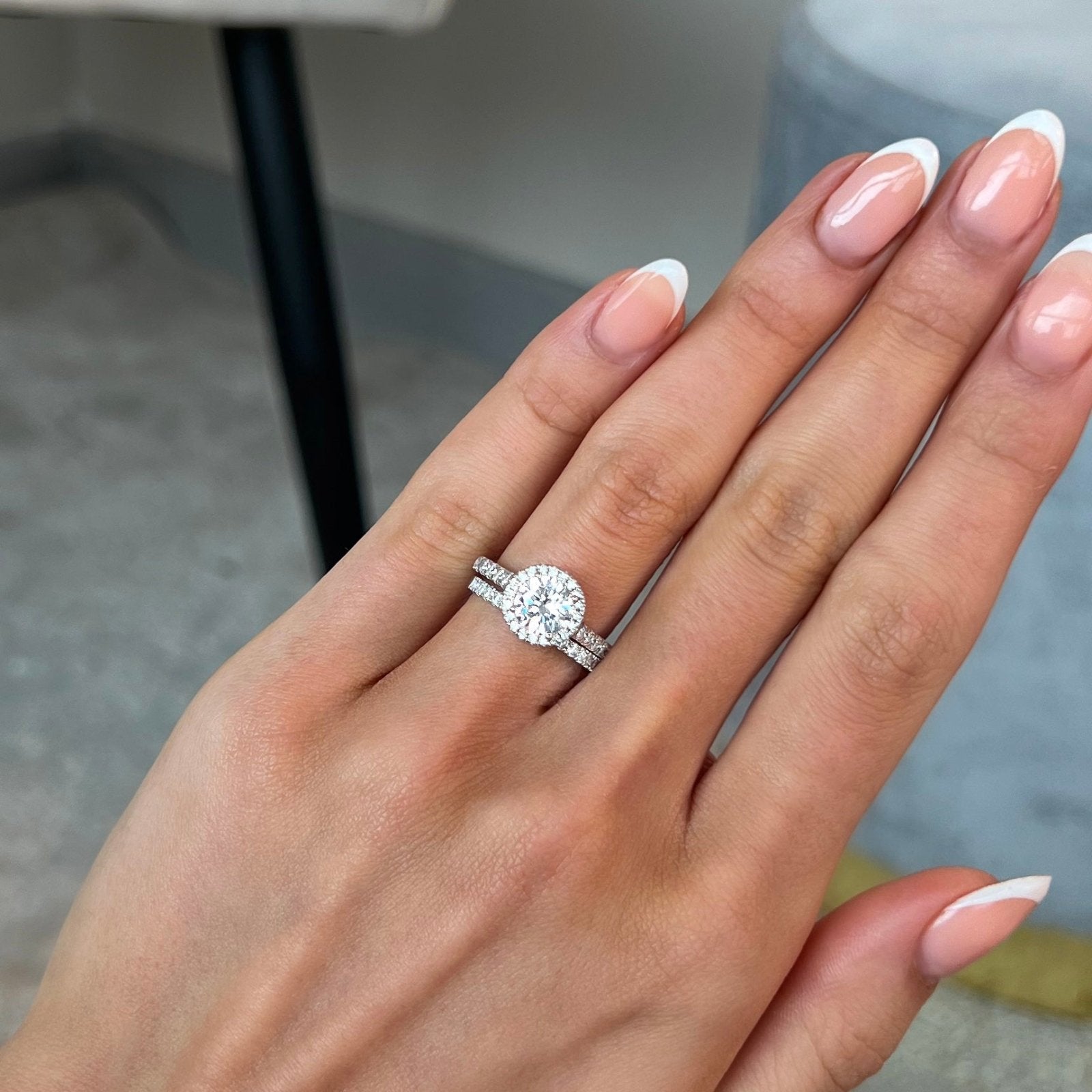 Bague "Halo Céleste" – Éclat Diamant & Pavé Scintillant