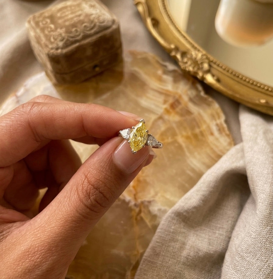 Bague Marquise Éclat Jaune – Moissanite