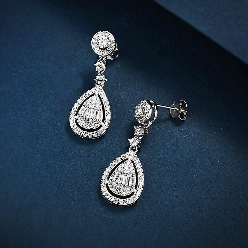 Boucles d’oreilles pendantes en argent sterling 925 serties de zircons