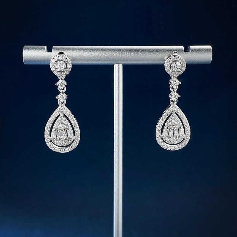 Boucles d’oreilles pendantes en argent sterling 925 serties de zircons