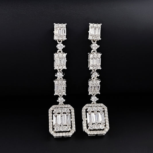 Boucles d’oreilles pendantes rectangulaires en argent 925 et zircons baguette