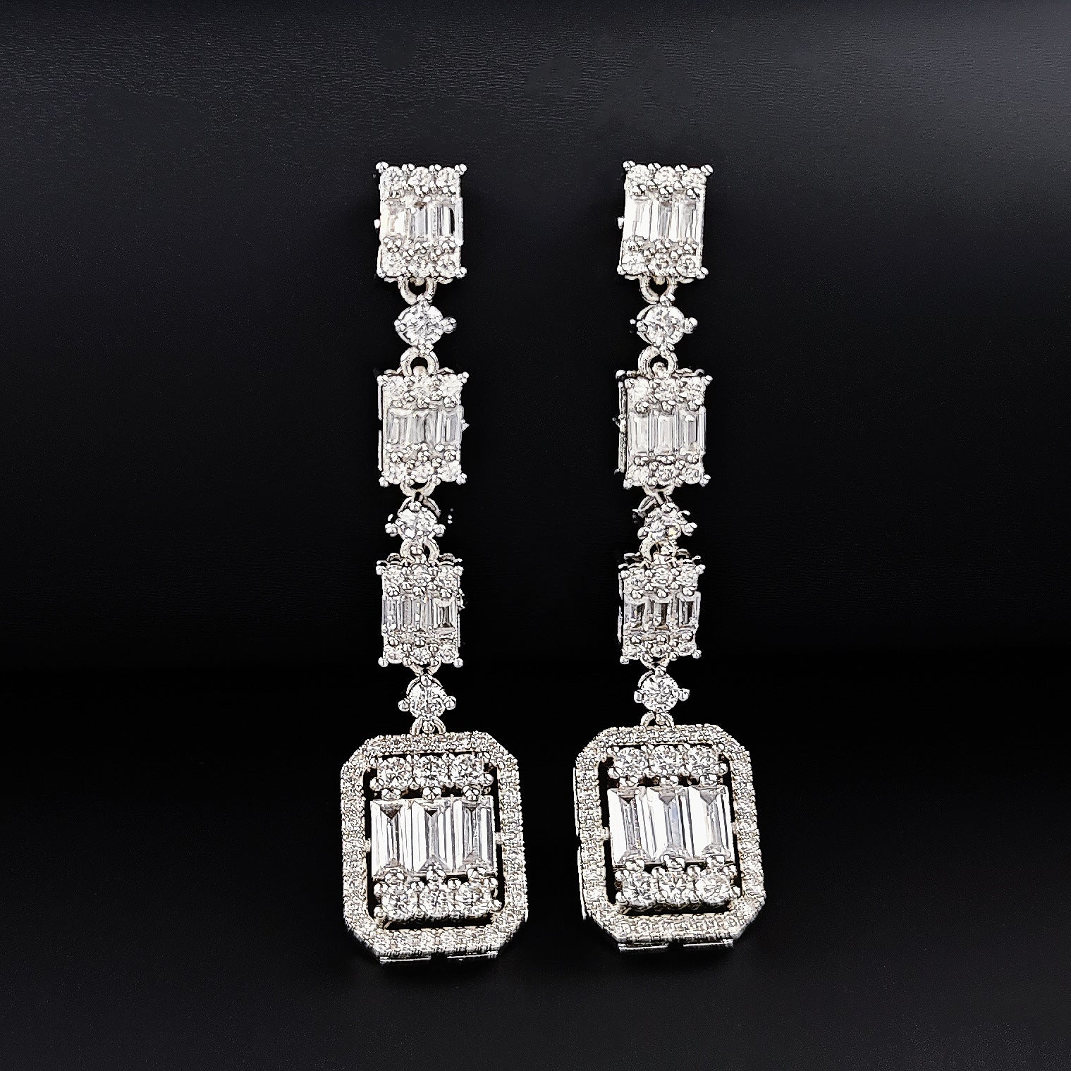 Boucles d’oreilles pendantes rectangulaires en argent 925 et moissanite baguette