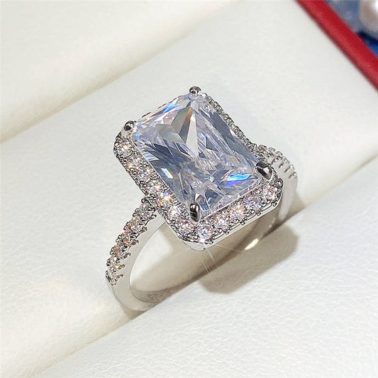Bague de mariage en diamant baguette à 4 griffes pour femme