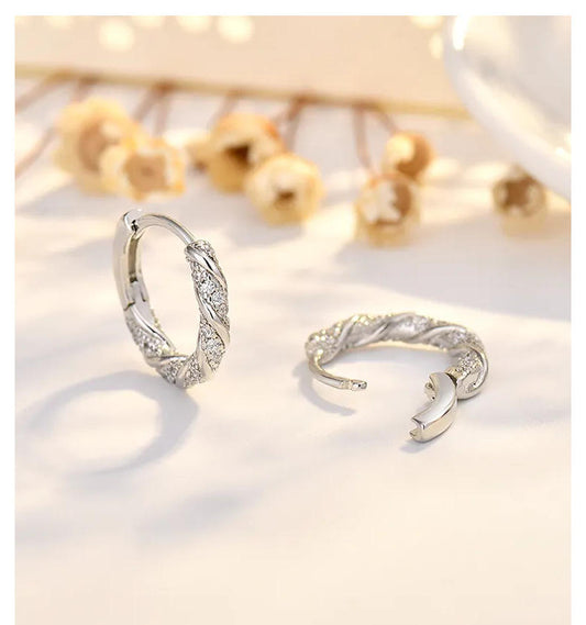 Boucles d’oreilles créoles en argent 925 serties de zircons – Élégance intemporelle