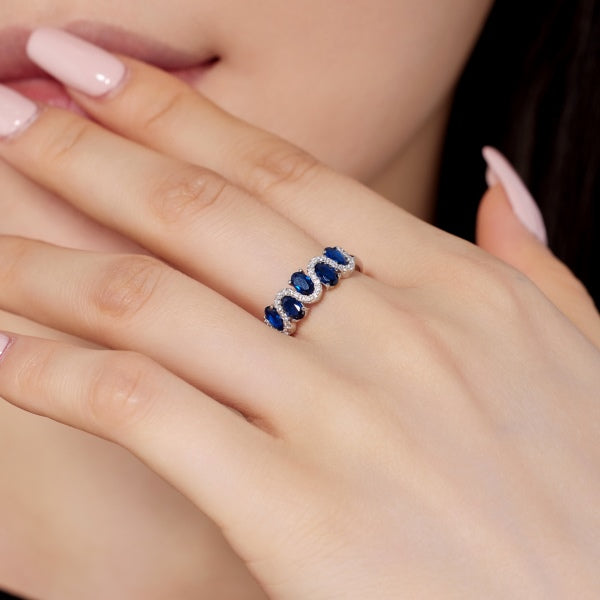 Bague "Vague Saphir Bleu" – Alliance Ondulée en Argent