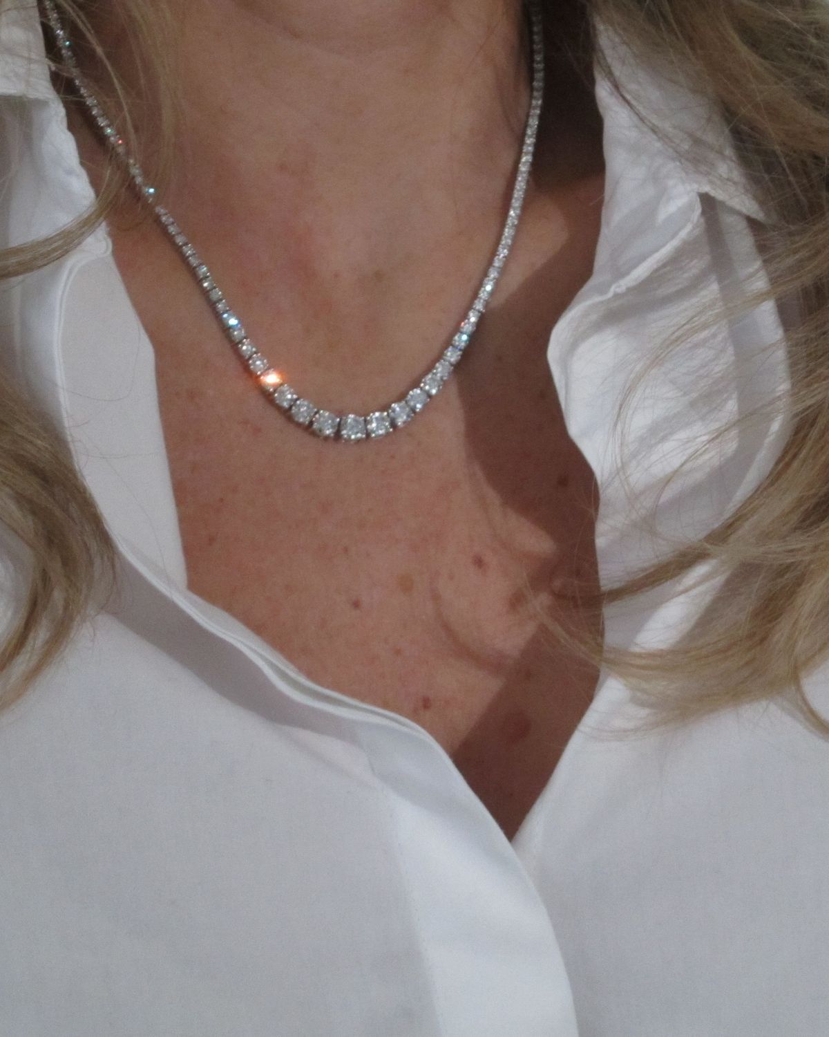 Collier Tennis "Chute Divine" – Le Nouveau Basique Indispensable