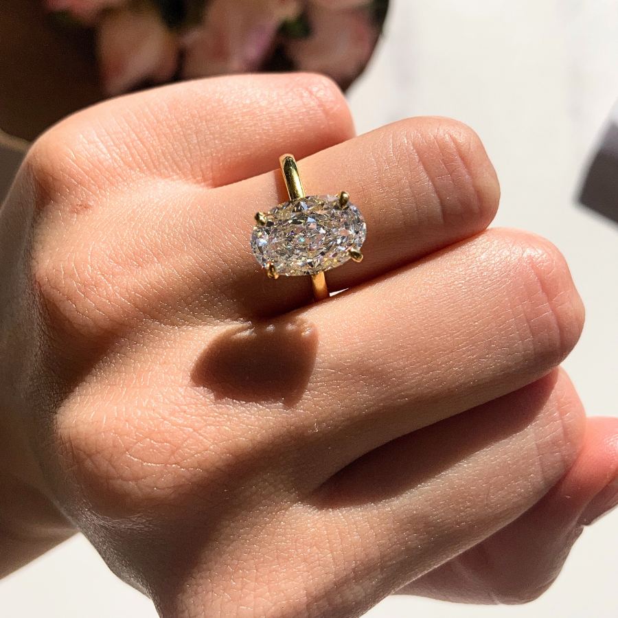 Solitaire Oval "Éclat Royal" – Or 14K & Zirconium 8A (Effet Diamant) – Doré