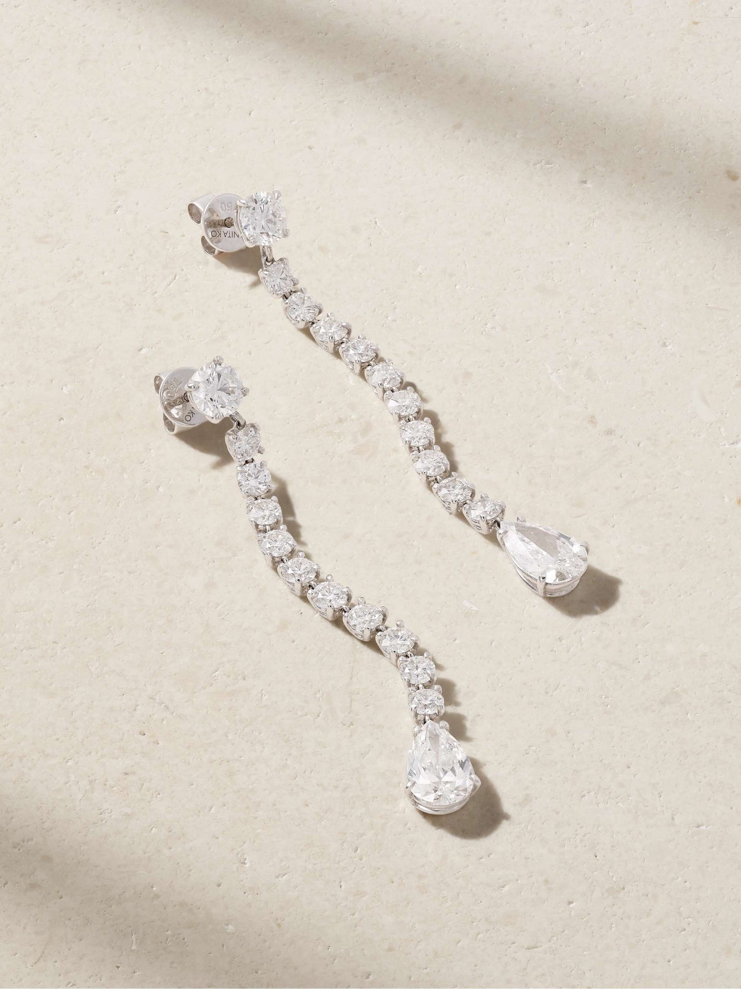 Boucles d’oreilles pendantes élégantes en zircons scintillants