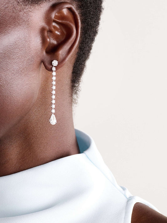 Boucles d’oreilles pendantes élégantes en zircons scintillants